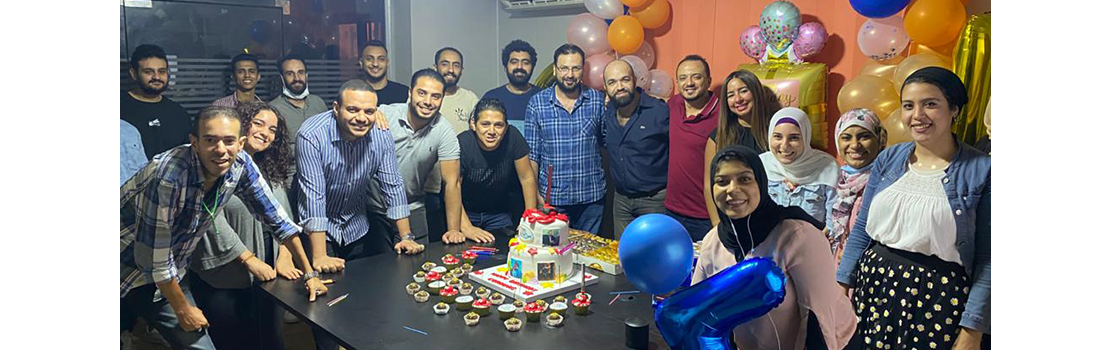 احتفلنا بعيد ميلاد صاحب الشركة بالأضافة لعيد ميلاد أفراد الشركة الآخرين.